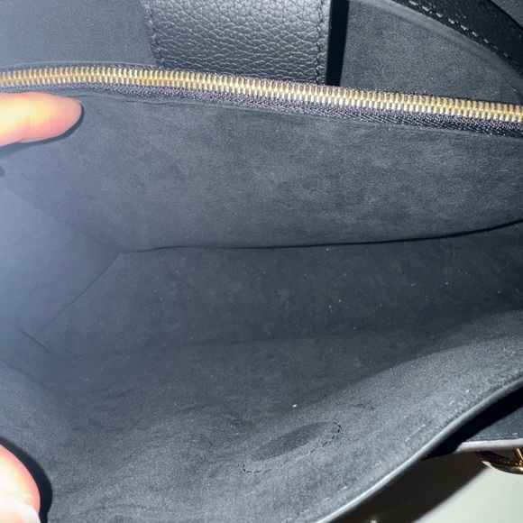 Authentic Louis Vuitton Damier Ebene LV Riverside Tote - Picture 7 of 17